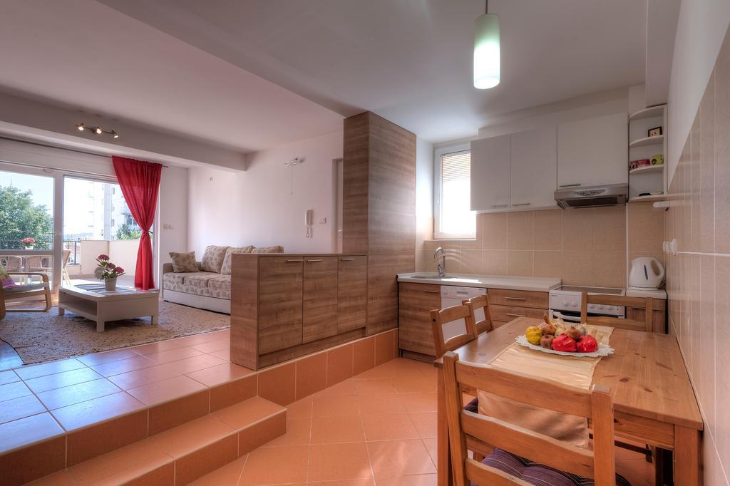 Apartments City Center Тиват Екстериор снимка