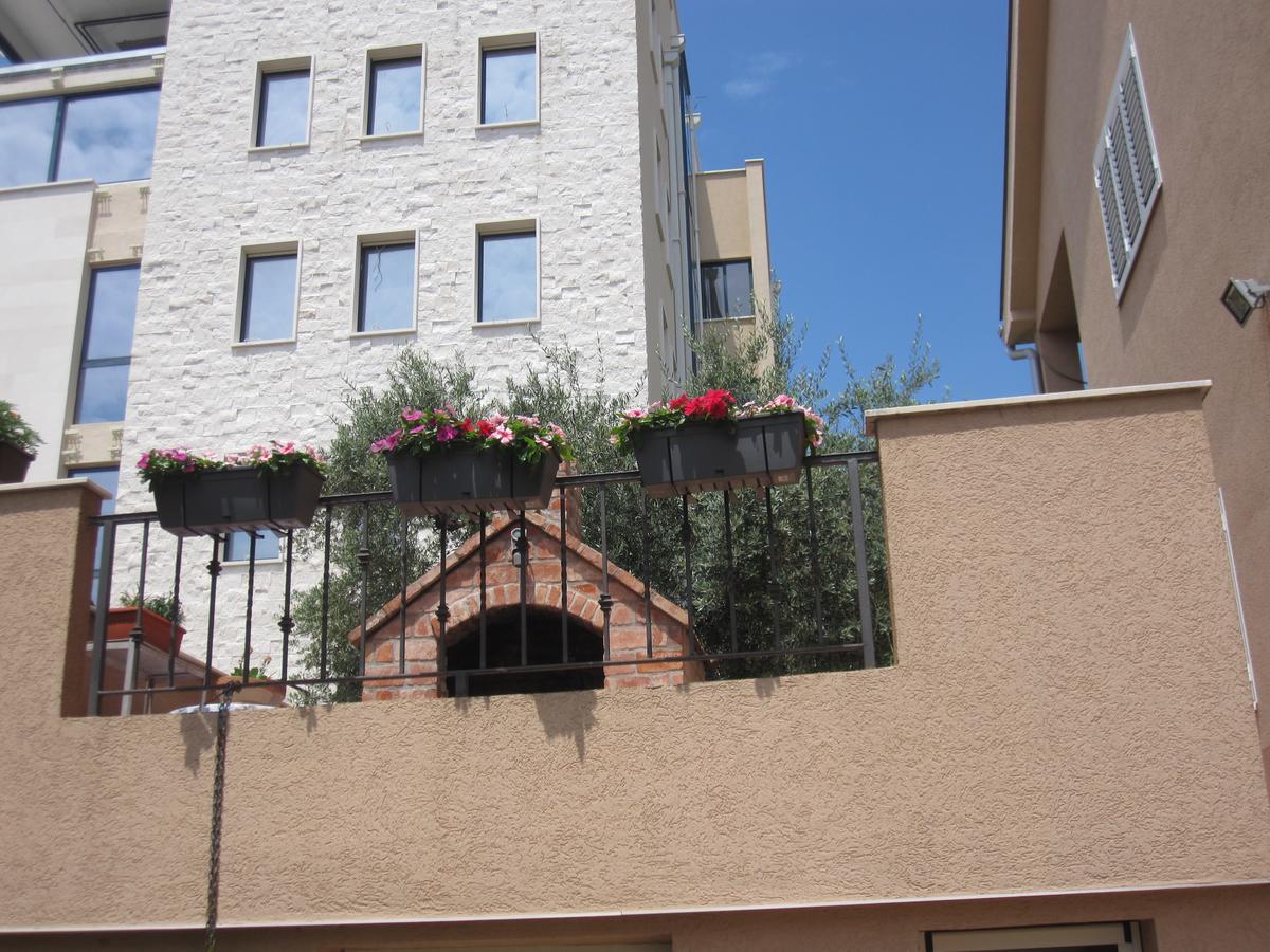 Apartments City Center Тиват Екстериор снимка