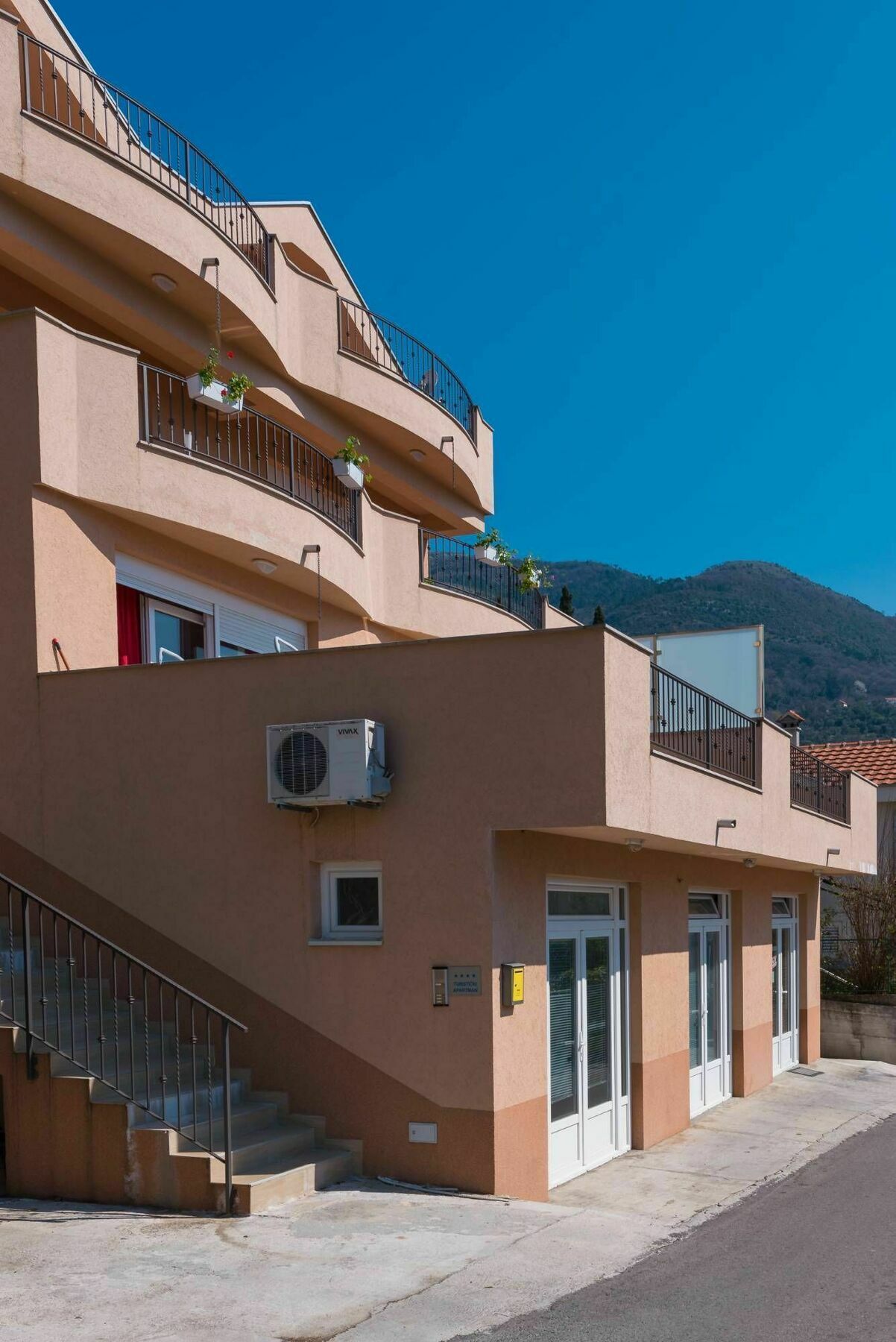 Apartments City Center Тиват Екстериор снимка